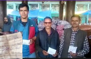 मार्केट कमेटी के शोघी चैक पोस्ट पर सोलन सब्जी मंडी में लहसुन बेचने आ रहे किसानों से ही वसूल किया शुल्क, उठे सवाल solan