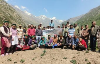 11500 फीट पर छितकुल में आधुनिक फल तकनीकों व प्राकृतिक खेती पर शिविर Indo-Tibetan