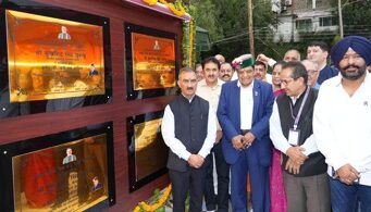 CM ने सोलन में मॉडल करियर सेंटर और विभिन्न विकासात्मक परियोजनाओं के लोकार्पण किए CM inaugurates