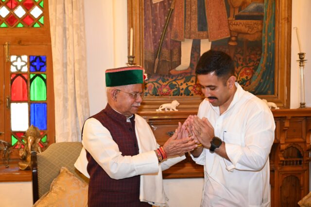 Virbhadra Singh Governor paid tribute