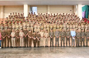 अनुशासन और समाज के साथ सौहार्दपूर्ण संबंध बनाने पर दे ध्यान: प्रो. चंदेल Group Photo