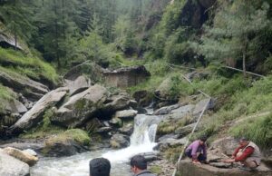 आपदा के बाद मंडी में जलशक्ति विभाग का तेज़ अभियान, पेयजल बहाली में जुटे 2000 कर्मचारी” 2000 employees engaged