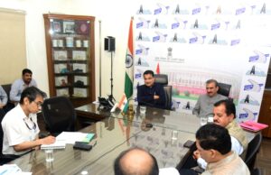 CM ने केंद्रीय मंत्री से मिलकर हिमाचल की कुछ सड़कें प्रधानमंत्री गति शक्ति योजना में शामिल करने का आग्रह किया