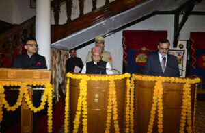 राज्यपाल ने डॉ. पवनेश कुमार को एचपीपीएससी सदस्य की शपथ दिलाई #HPPSC