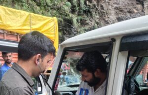 यात्रियों की सुविधा के लिए मंडी प्रशासन ने तैनात की मोबाइल वैन, राहत शिविर भी स्थापित #TravelerSupport