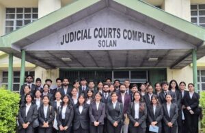 शूलिनी विवि के विधि छात्रों को अदालती अनुभव प्राप्त Shoolini University Law Students Court Visit