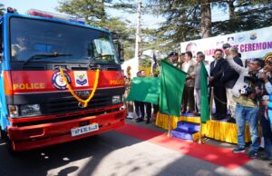 मुख्यमंत्री ने 66 पैट्रोलिंग वाहनों को हरी झण्डी दिखाकर किया रवाना 66 Patrolling Vehicles