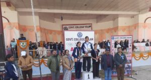 64वीं वार्षिक एथलेटिक मीट — पुरुष वर्ग में निर्भय तथा महिला वर्ग में दिव्यांका बने श्रेष्ठ एथलीट Solan Athletic Meet 2025