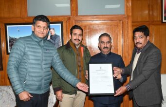 मुख्यमंत्री ने एचपीएससीबीएल को राष्ट्रीय स्तर पर पीएमएफबीवाई के क्रियान्वयन में प्रथम स्थान प्राप्त करने पर बधाई दी HPSCBL PMFBY First Rank