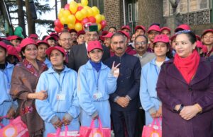 मुख्यमंत्री ने ‘चिल्ड्रन ऑफ द स्टेट’ को शैक्षणिक भ्रमण पर किया रवाना Children of the State Himachal Pradesh