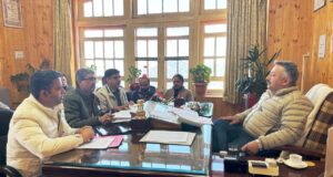 शिक्षा मंत्री ने विकास एवं अवसंरचना परियोजनाओं की समीक्षा की Shiksha Mantri Rohit Thakur