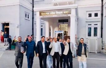 अपनी नाकामियों को छुपाने के लिए पूर्व सरकार पर अनर्गल आरोप लगा रहे हैं मुख्यमंत्री : जयराम ठाकुर