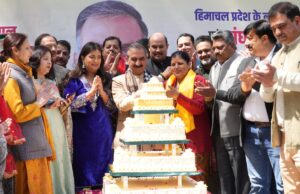 मुख्यमंत्री ने प्रदेशवासियों के साथ मनाया 62वां जन्मदिवसचिनार का पौधा रोपित कर हरित पहल को दिया बढ़ावा