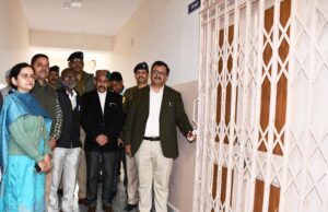 ई.वी.एम. तथा वी.वी.पैट. का त्रैमासिक आंतरिक निरीक्षण