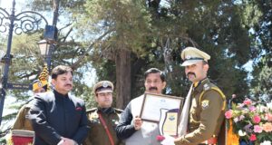 हिमाचल दिवस 2026 के अवसर पर पुलिस कर्मचारियों को विशिष्ट एवं सराहनीय सेवाओं हेतु सम्मान