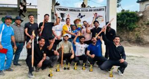 शूलिनी विश्वविद्यालय के विधि विभाग के छात्रों ने अखिल भारतीय वकील संघ कप जीता