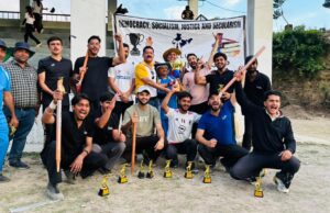 शूलिनी विश्वविद्यालय के विधि विभाग के छात्रों ने अखिल भारतीय वकील संघ कप जीता