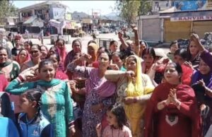 सीबीएसई में नहीं एच. पी. बोर्ड में शिक्षा ग्रहण करवाएंगे अपने नौनिहालों को