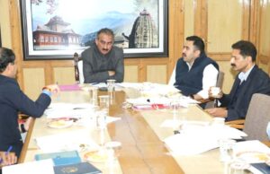 मुख्यमंत्री ने सब्जी मंडी शिमला में निर्मित होने वाले व्यावसायिक परिसर की समीक्षा की