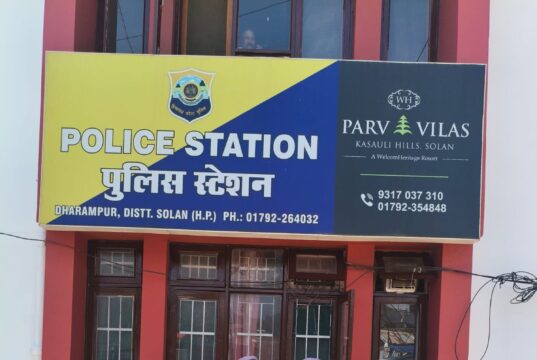 पट्टा मोड़ के पास नाकाबंदी के दौरान पुलिस ने दो तस्करों से 10.38 ग्राम चिट्टा बरामद किया