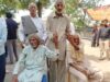 विकास खण्ड नालागढ़ की ग्राम पंचायत सुनेड़ में 91 वर्षीय दृष्टिबाधित मतदाता श्री मातीराम एवं श्रीमती छोटो देवी ने अपने मताधिकार का प्रयोग कर लोकतंत्र के प्रति अपनी अटूट आस्था का परिचय दिया। उनका उत्साह और मतदान के प्रति जागरूकता सभी मतदाताओं के लिए प्रेरणास्रोत है।