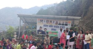 सोलन निर्वाचन क्षेत्र में भाजपा को बड़ा झटका, 100 कार्यकर्ताओं ने ग्रहण की कांग्रेस की सदस्यता