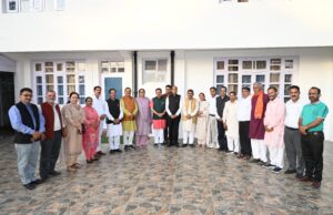 जयराम ठाकुर से मिले कुनिहार ब्लॉक समिति के नवनिर्वाचित जन प्रतिनिधि