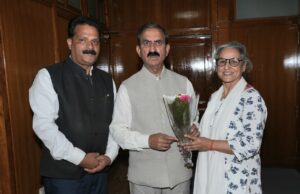 नगर निगम मण्डी से निर्दलीय पार्षद ने मुख्यमंत्री से की भेंट