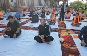 विश्व योग दिवस पर सोलन में योग शिविर का सफल आयोजन, पूर्व स्वास्थ्य मंत्री डॉ. राजीव सैजल रहे मुख्य अतिथि…