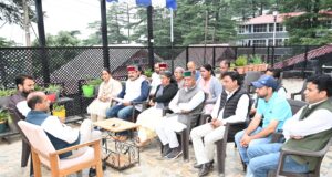 शिक्षण संस्थान बंद करने के बहाने खोजने के बजाय छात्र संख्या बढ़ाने पर ध्यान दें मुख्यमंत्री : जयराम ठाकुर