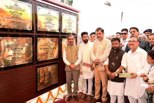 मुख्यमंत्री ने नेरी कलां में 90.66 करोड़ रुपये की 12 विकास परियोजनाओं के उद्घाटन एवं शिलान्यास किए