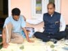 डॉक्टर्स की लापरवाही से जान गवाने वाली रजनी शर्मा की मृत्यु के बाद कुल्लू अस्पताल पहुंचे पूर्व मुख्यमंत्री एवं नेता प्रतिपक्ष जयराम ठाकुर व अन्य