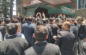 शिमला सचिवालय के बाहर प्रदर्शन के बाद पुलिस ने दर्ज किया मुकदमा, यातायात बाधित करने का आरोप