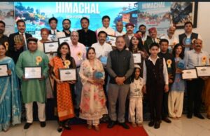 समाज को शिक्षित करने और सकारात्मक परिवर्तन लाने में मीडिया की महत्वपूर्ण भूमिकाः राज्यपाल