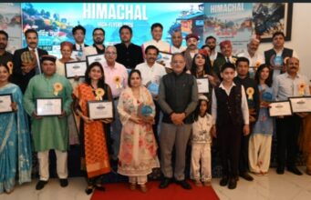समाज को शिक्षित करने और सकारात्मक परिवर्तन लाने में मीडिया की महत्वपूर्ण भूमिकाः राज्यपाल
