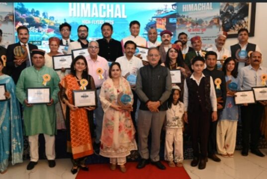 समाज को शिक्षित करने और सकारात्मक परिवर्तन लाने में मीडिया की महत्वपूर्ण भूमिकाः राज्यपाल