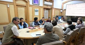 मुख्यमंत्री ने सुन्नी, लुहरी और धौलासिद्ध परियोजनाओं को वापस लेने की प्रक्रिया शुरू करने के निर्देश दिए