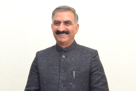 मुख्यमंत्री ने केंद्रीय ऊर्जा मंत्री से फोन पर बात की, अधिकारों के लिए मांगा सहयोग