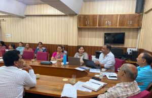 स्वास्थ्य एवं परिवार कल्याण विभाग सोलन की मासिक समीक्षा बैठक आयोजित
