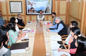 मुख्यमंत्री ने विदेश से एमबीबीएस करने वाले स्नातकों की इंटर्नशिप अवधि एक वर्ष करने के निर्देश दिए