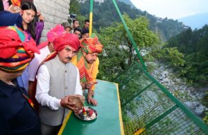 मुख्यमंत्री ने पारंपरिक मिंजर शोभायात्रा का नेतृत्व किया, चंबा के अंतरराष्ट्रीय मिंजर मेले का हुआ समापन
