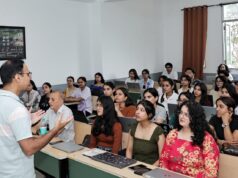शूलिनी विवि के छात्रों ने देशव्यापी मेगा कैंपेन के तहत नशा-मुक्त रहने की शपथ ली