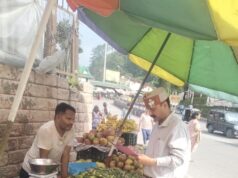 मूल्य सूची प्रदर्शित न करने पर 12 दुकानदारों के चालान