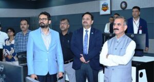 मुख्यमंत्री ने एकीकृत कमांड एवं नियंत्रण केन्द्र व राज्य आपातकालीन संचालन केन्द्र का औचक निरीक्षण किया