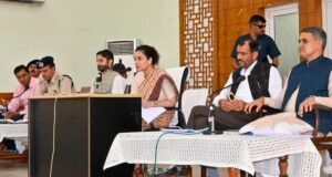 बढ़ते सड़क हादसों को रोकने के लिए जागरूकता अभियान में आधुनिक तकनीक का करें प्रभावी उपयोग : कंगना रनौत