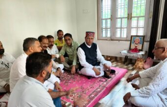 डॉ. राजीव बिंदल ने स्वर्गीय जसवंत सिंह कटवाल को दी श्रद्धांजलि, शोकाकुल परिवार को बंधाया ढांढस