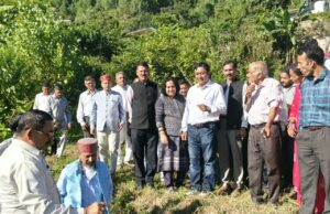 बागवानी मंत्री जगत सिंह नेगी ने बड़ागांव क्लस्टर का किया निरीक्षण