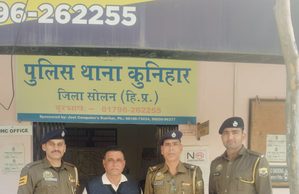 कुनिहार पुलिस की बड़ी सफलता: देव कुरगन मंदिर चोरी कांड का पर्दाफाश, 62 वर्षीय आरोपी गिरफ्तार, चोरी की नकदी बरामद
