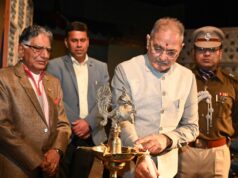 राज्यपाल ने लोगों से घरों में अपनी स्थानीय बोलियां बोलने और युवा पीढ़ी को हिमाचल की समृद्ध सांस्कृतिक विरासत से जोड़ने का किया आह्वान