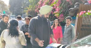 नगर निगम सोलन ने वार्ड नंबर 5 में पार्किंग सुविधा का औचक निरीक्षण किया